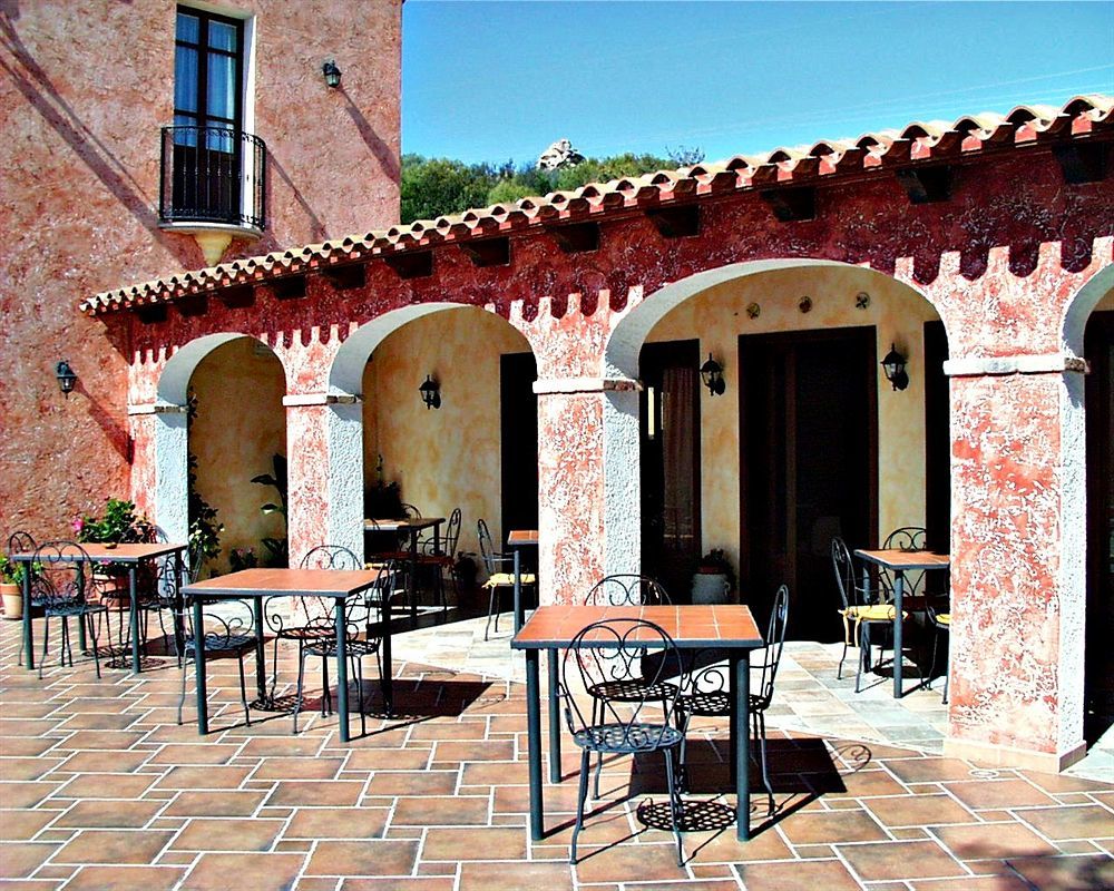 Hotel La Corte Rosada 3*